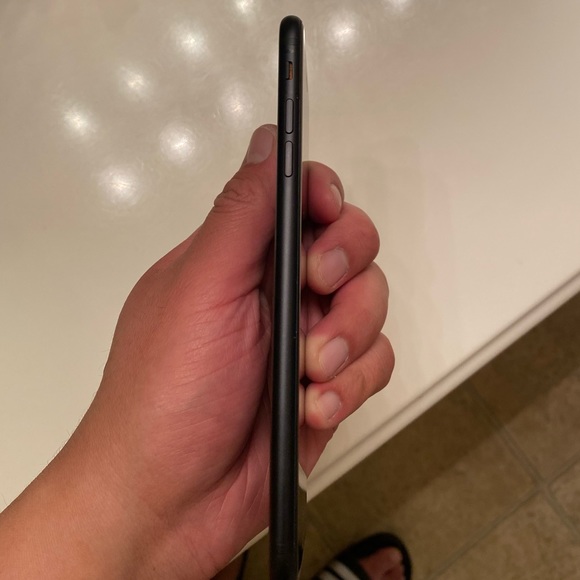 iPhone 7 Plus - Black - 256GB - Picture 4 of 14